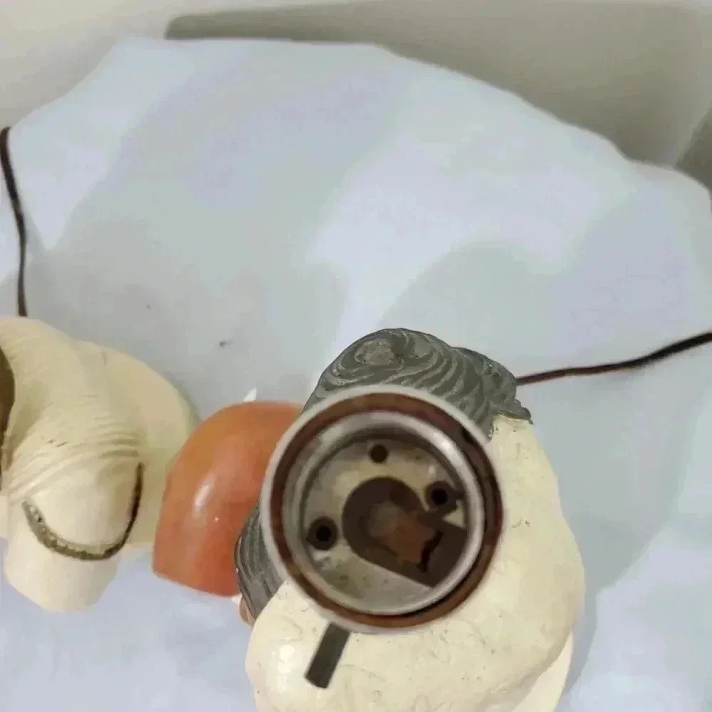 VINTAGE STATUARY CO. LAMP 1955 - Picture 10 of 10